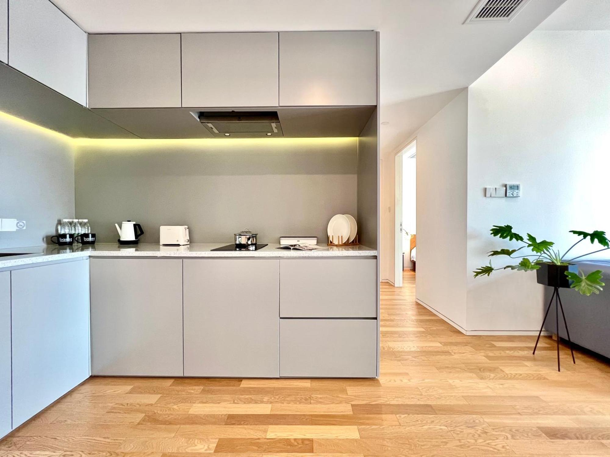 Base-Shanghai Suhe Serviced Apartment, Near East Nanjing Road & People'S Square Exterior photo