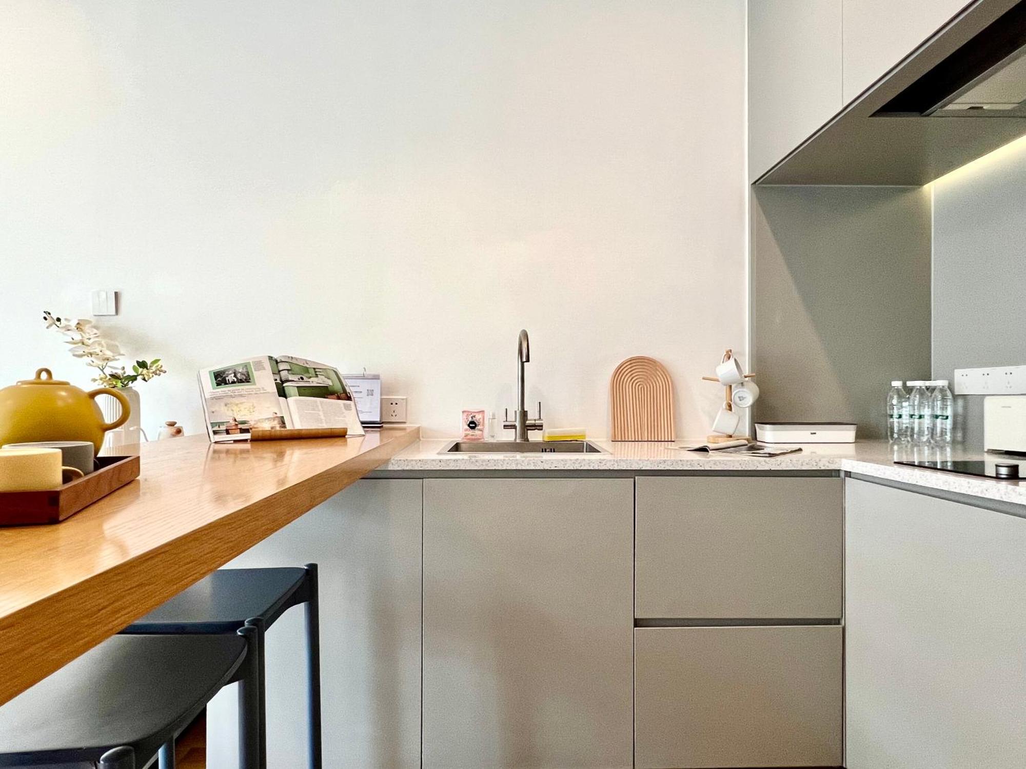Base-Shanghai Suhe Serviced Apartment, Near East Nanjing Road & People'S Square Exterior photo